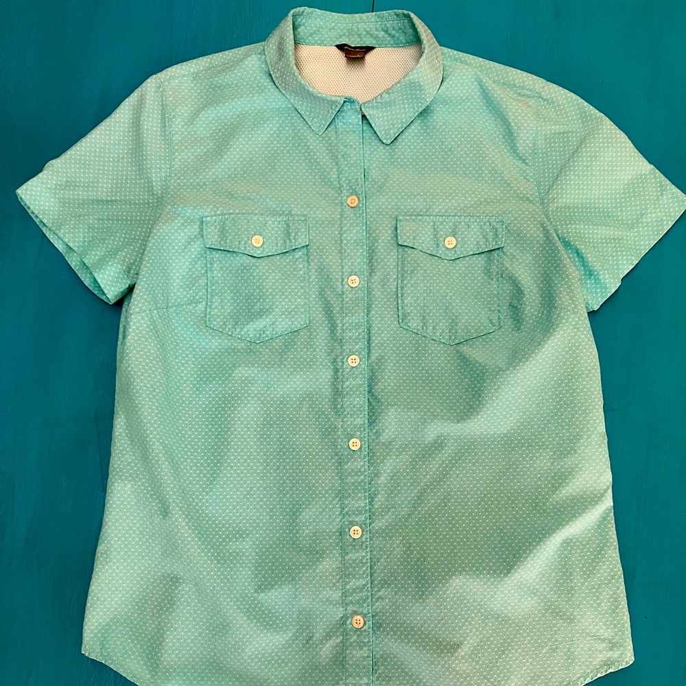Women’s Eddie Bauer short sleeve quick dry blouse.